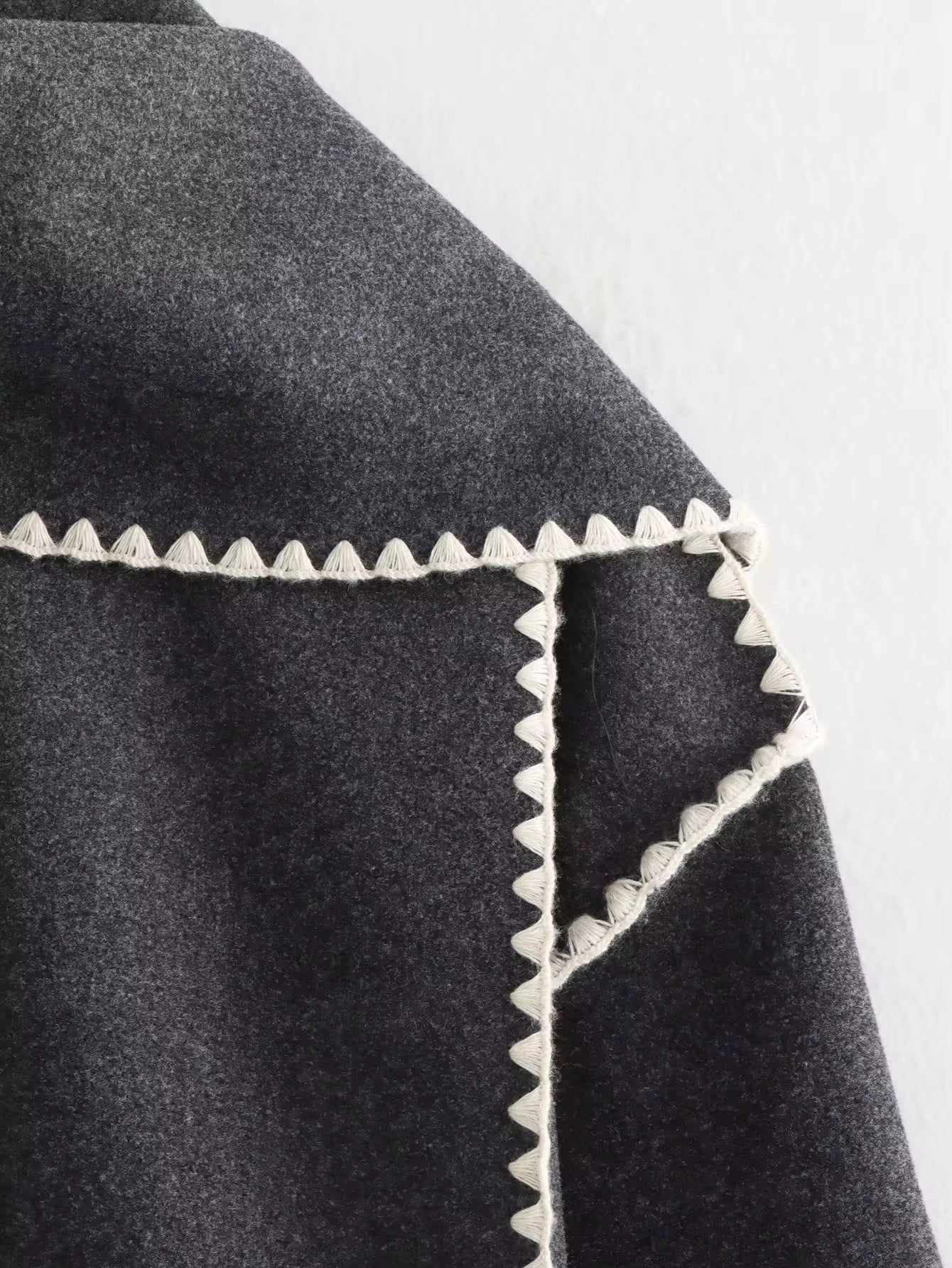 Antoinette - Chic Tweed Wool Coat