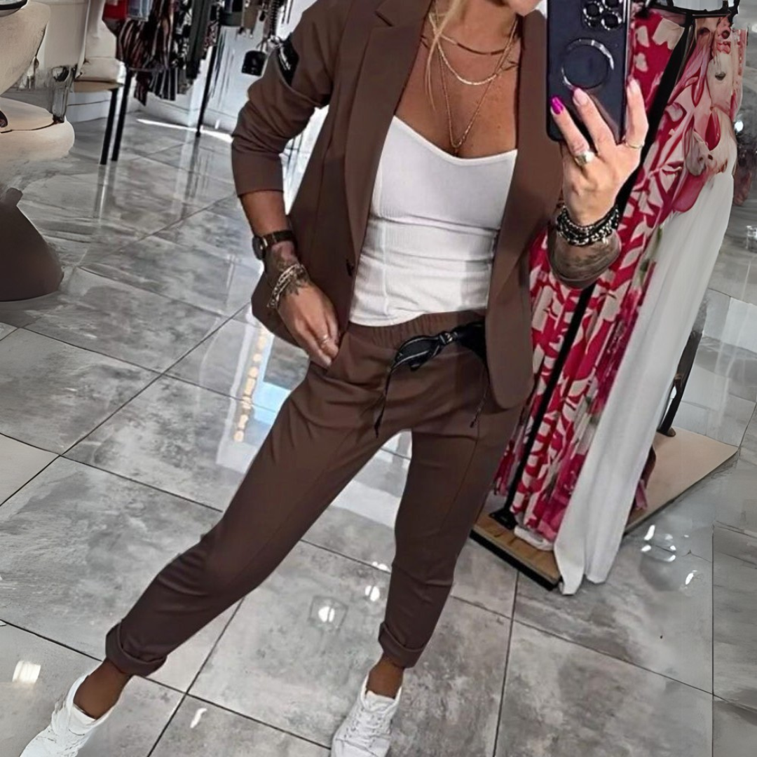 Harper - Chic Blazer &amp; Joggers