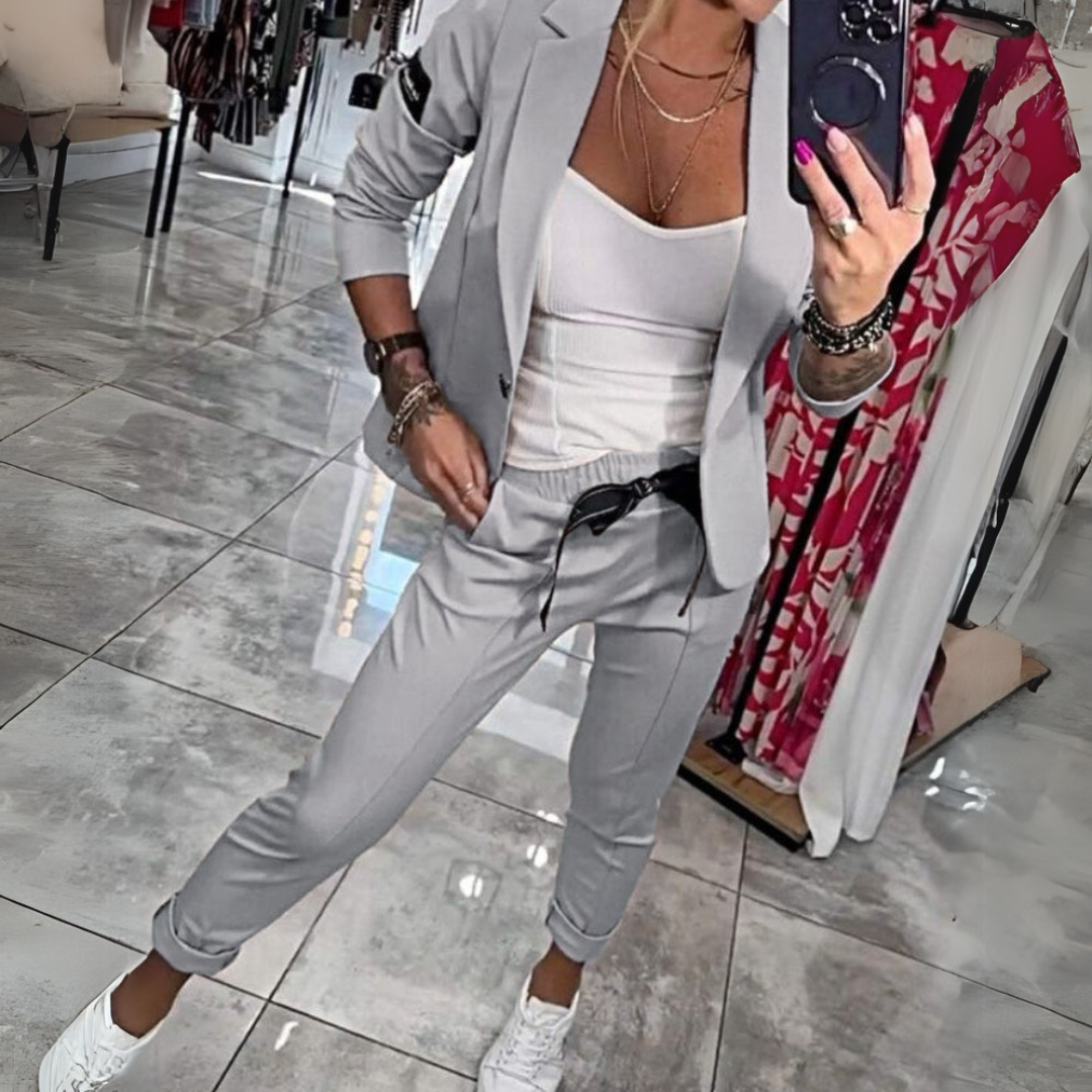 Harper - Chic Blazer &amp; Joggers