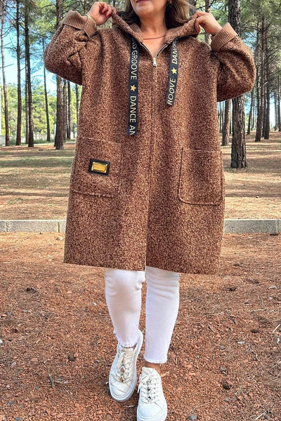 Caroline - Chic Lambswool Hooded Coat